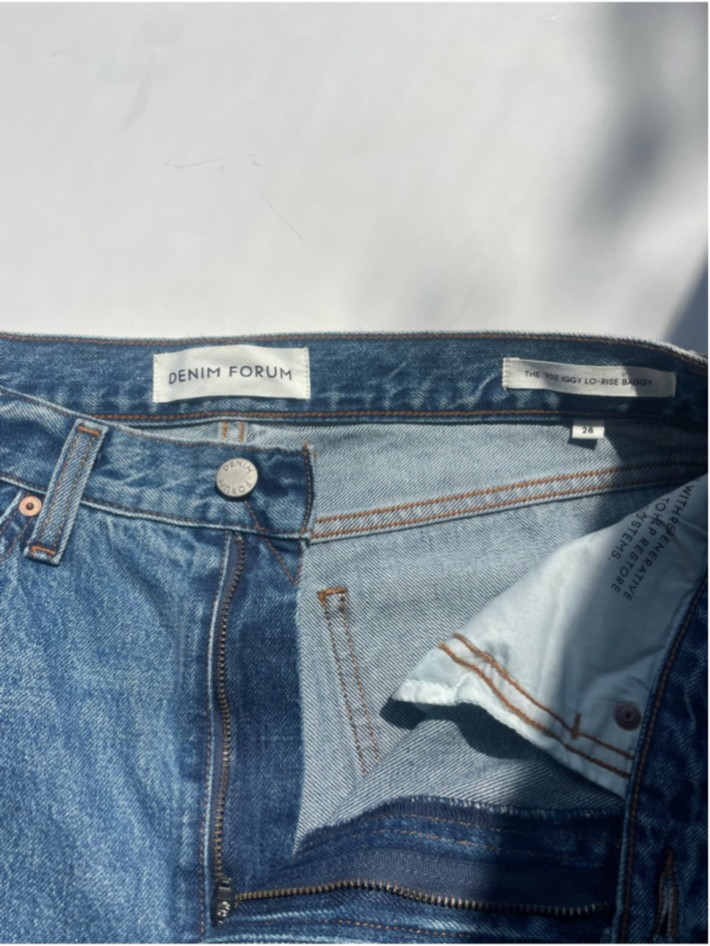 Aritzia Denim Forum The ’90s Iggy Lo-Rise Baggy Jeans | Size 28 Medium Wash - Picture 8 of 8